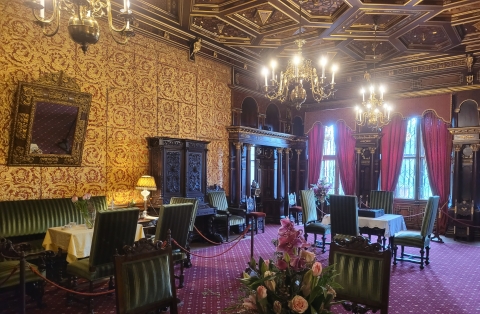 Hrádek květ. výstava archiv NPÚ